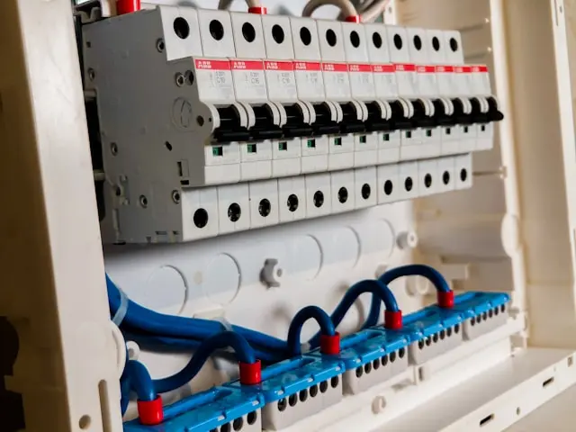Tablero eléctrico industrial instalado por TVD Servicios